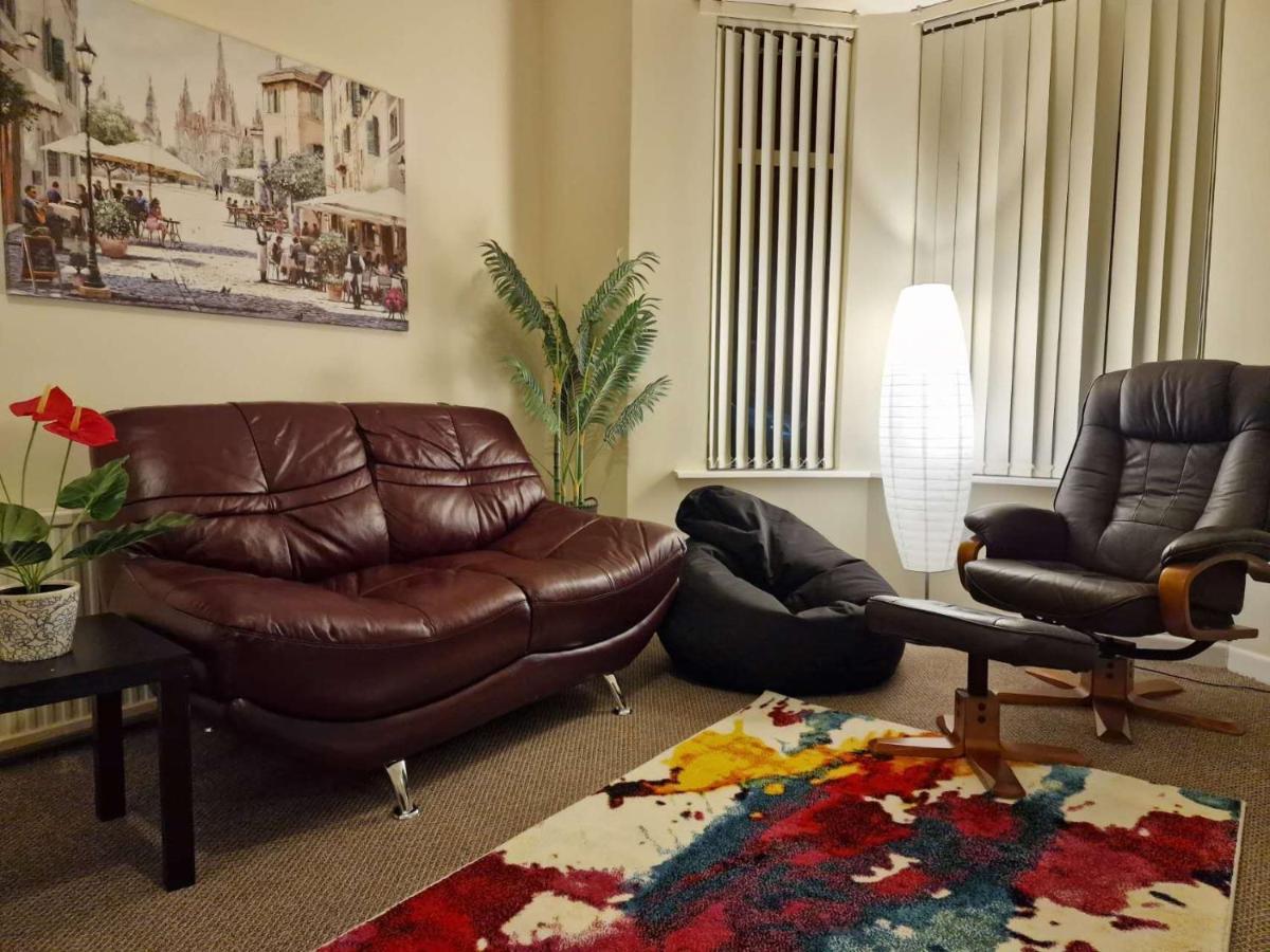 Дом отдыха 4 Bed 5 Double Beds Holidays House Near Train Station Плаймаут