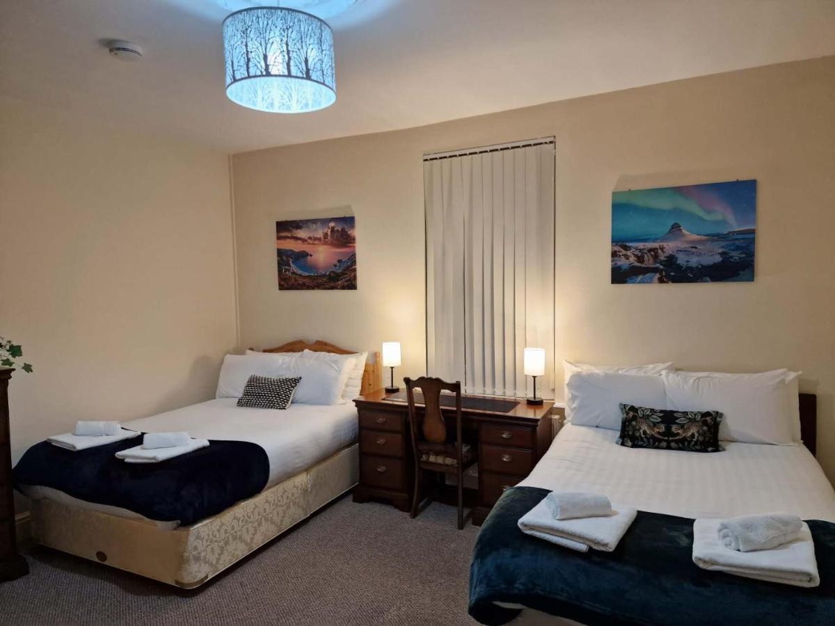 4 Bed 5 Double Beds Holidays House Near Train Station Дом отдыха Плаймаут